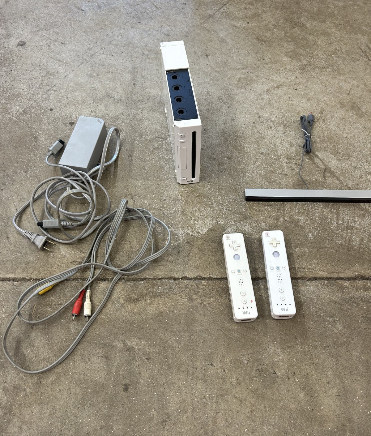 Original AUTHENTIC Nintendo Wii Video Game System