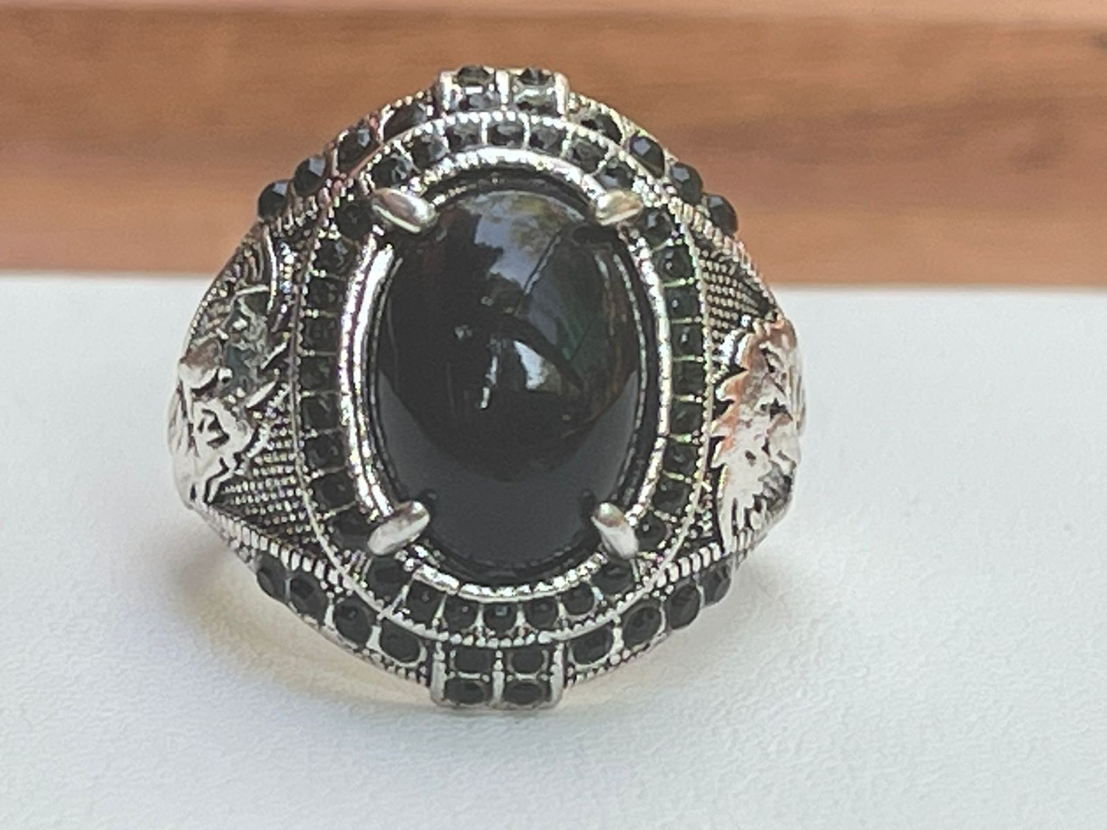 Men's ring with an eagle design and stones/yu145