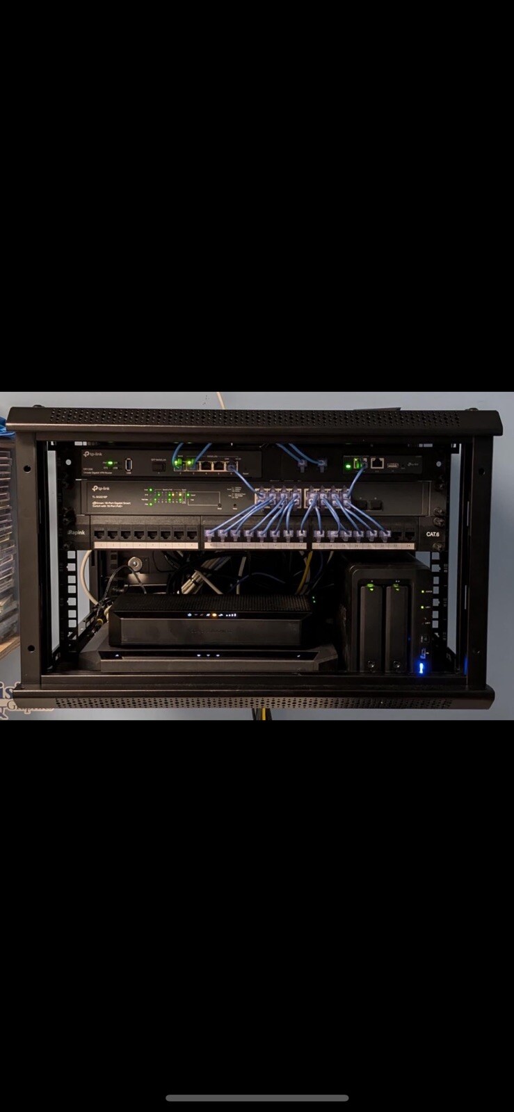 19” Server Rack TP Link ER7206 and OC200 Controller Mount