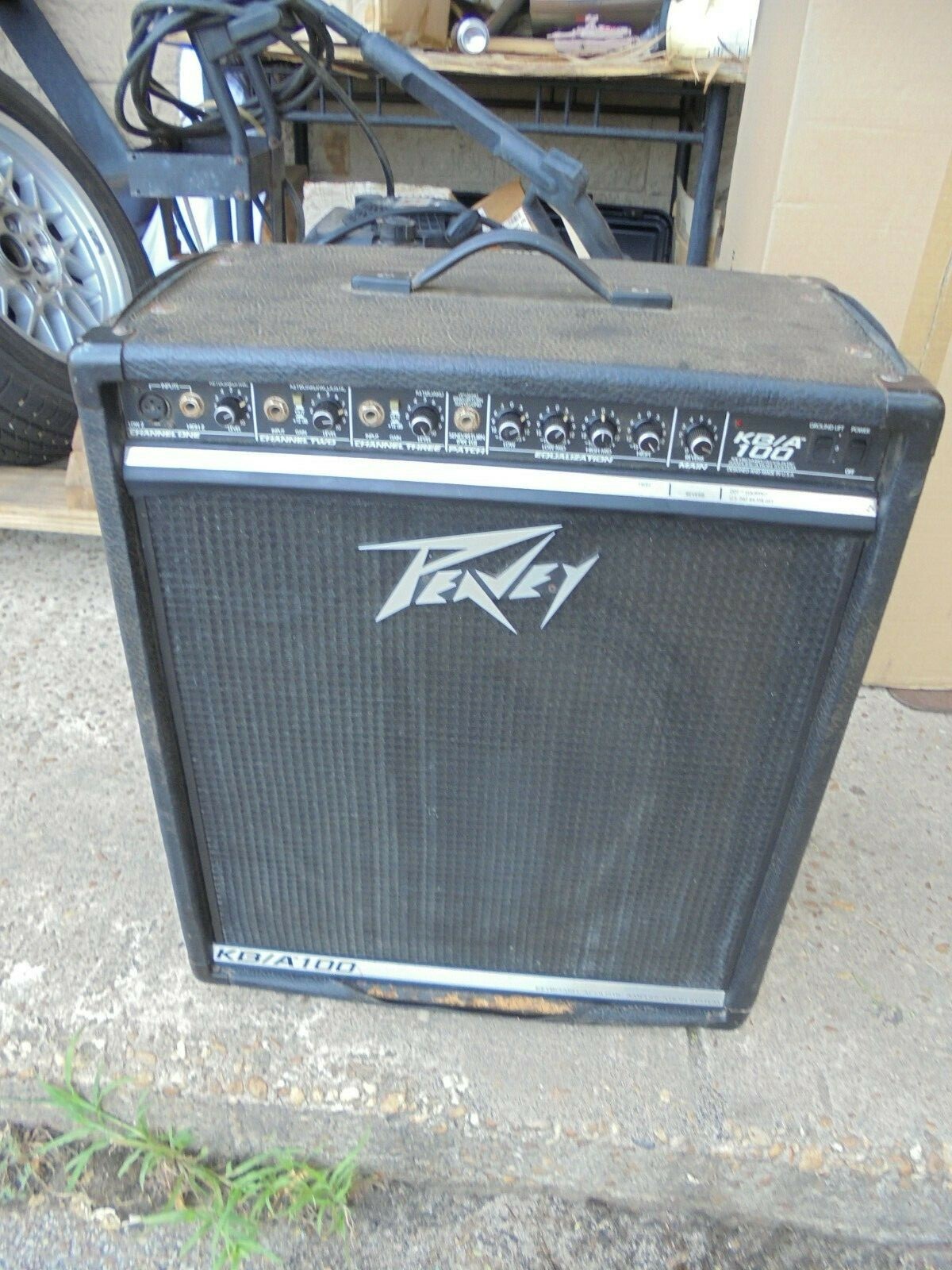 Peavey KB/A100 Keyboard/Acoustic Amplifier 200W