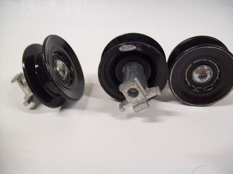 Lot of 2  NHI 08/10 Belt Pulley Assemblies