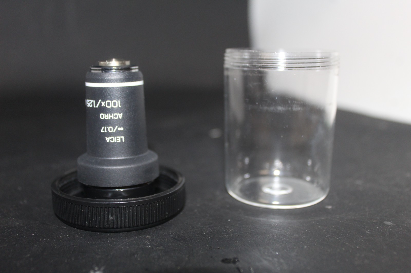 LEICA GERMANY INFINITY 100X 13594015 ACHRO MICROSCOPE OBJECTIVE NEVER USED.