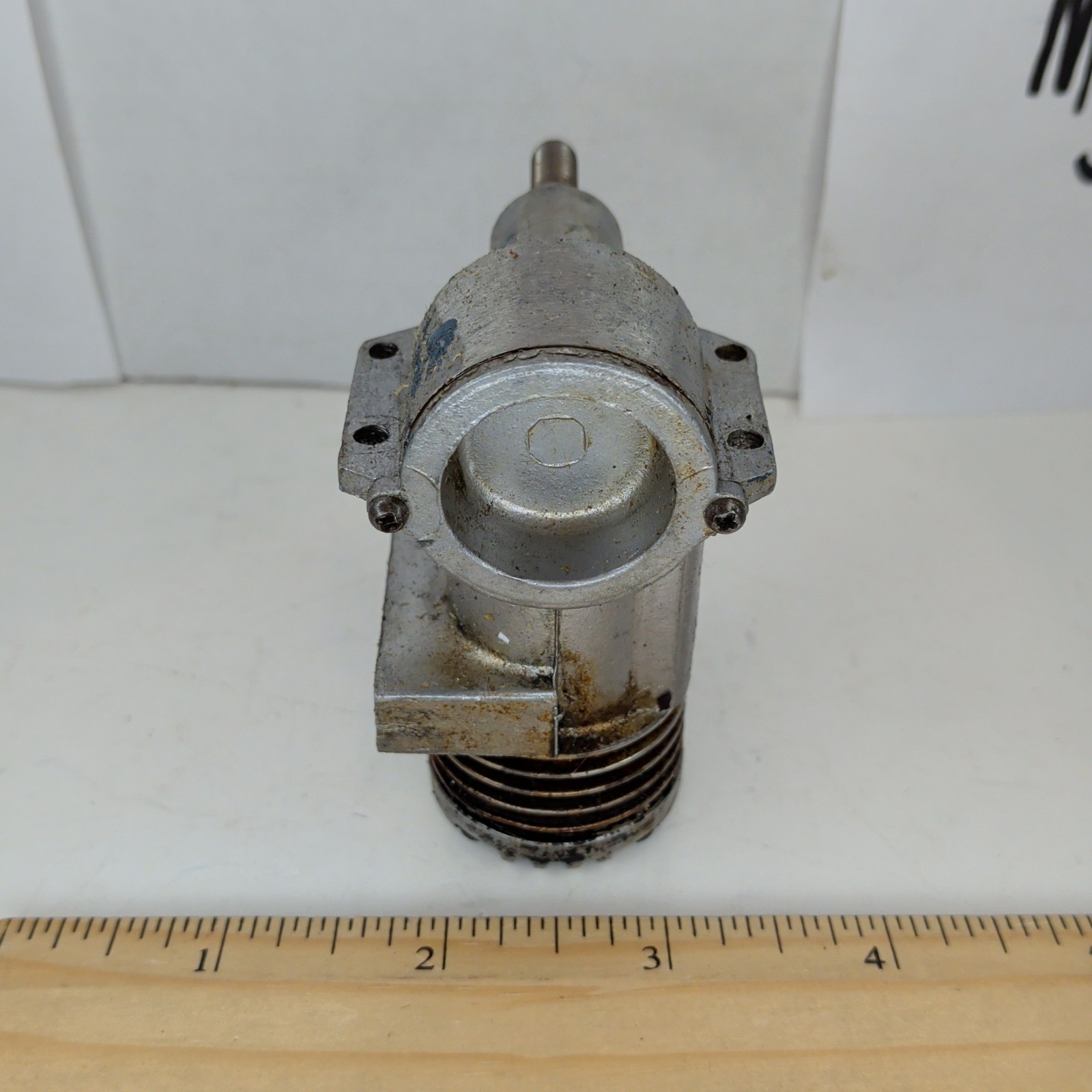 "19" Model Engine Model 4002 Untested Unbranded x2