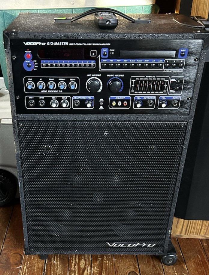 Vocopro Gig-Master Karaoke Multi-Format Player 100w Amplifier, Portable w/REMOTE