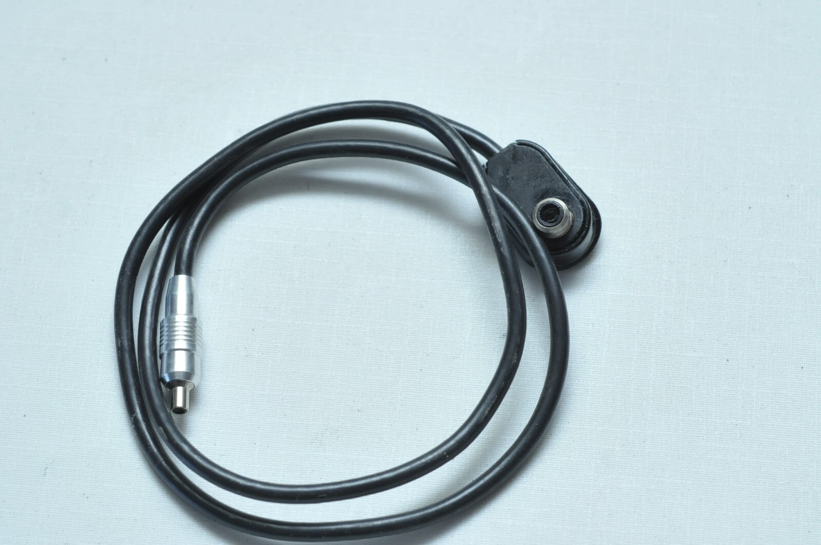 Leica E.Leitz Wetzlar Leica Flash Sync Cable Cord