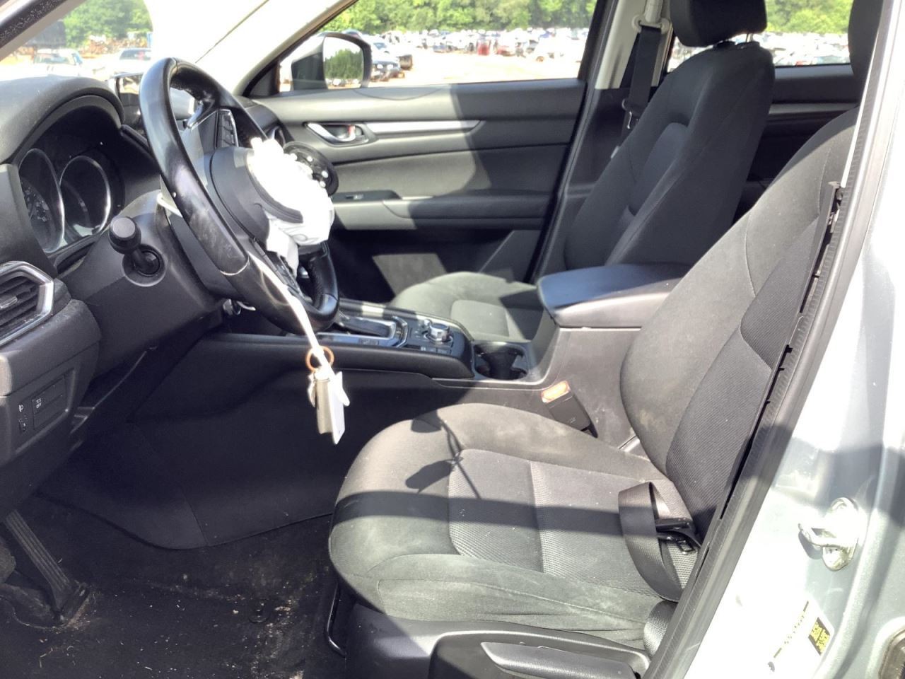 CX-5 2018 Glove Box 4689648