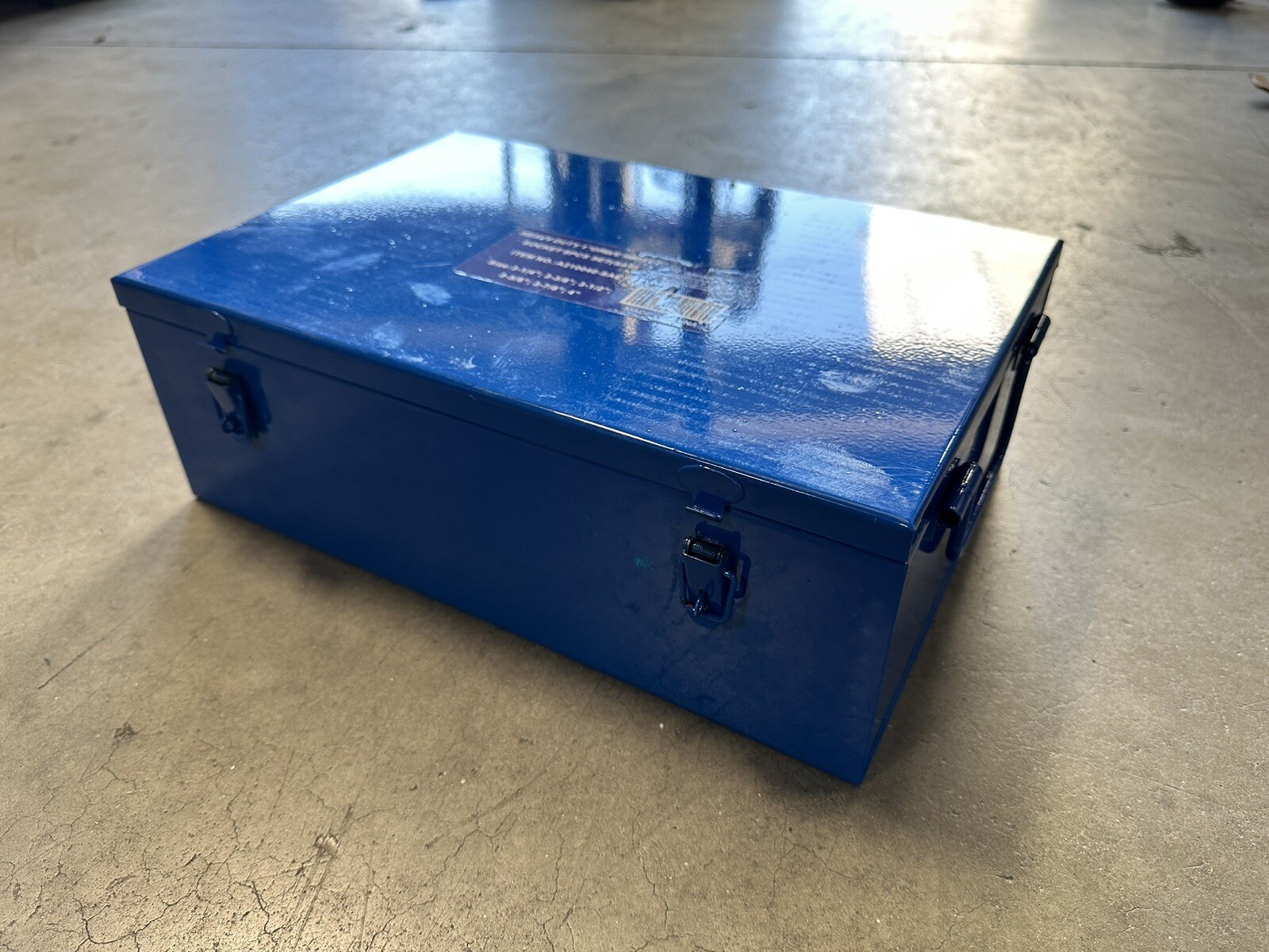 15-3/8” X 10-1/2” Metal Tool Storage Carrying Case Box