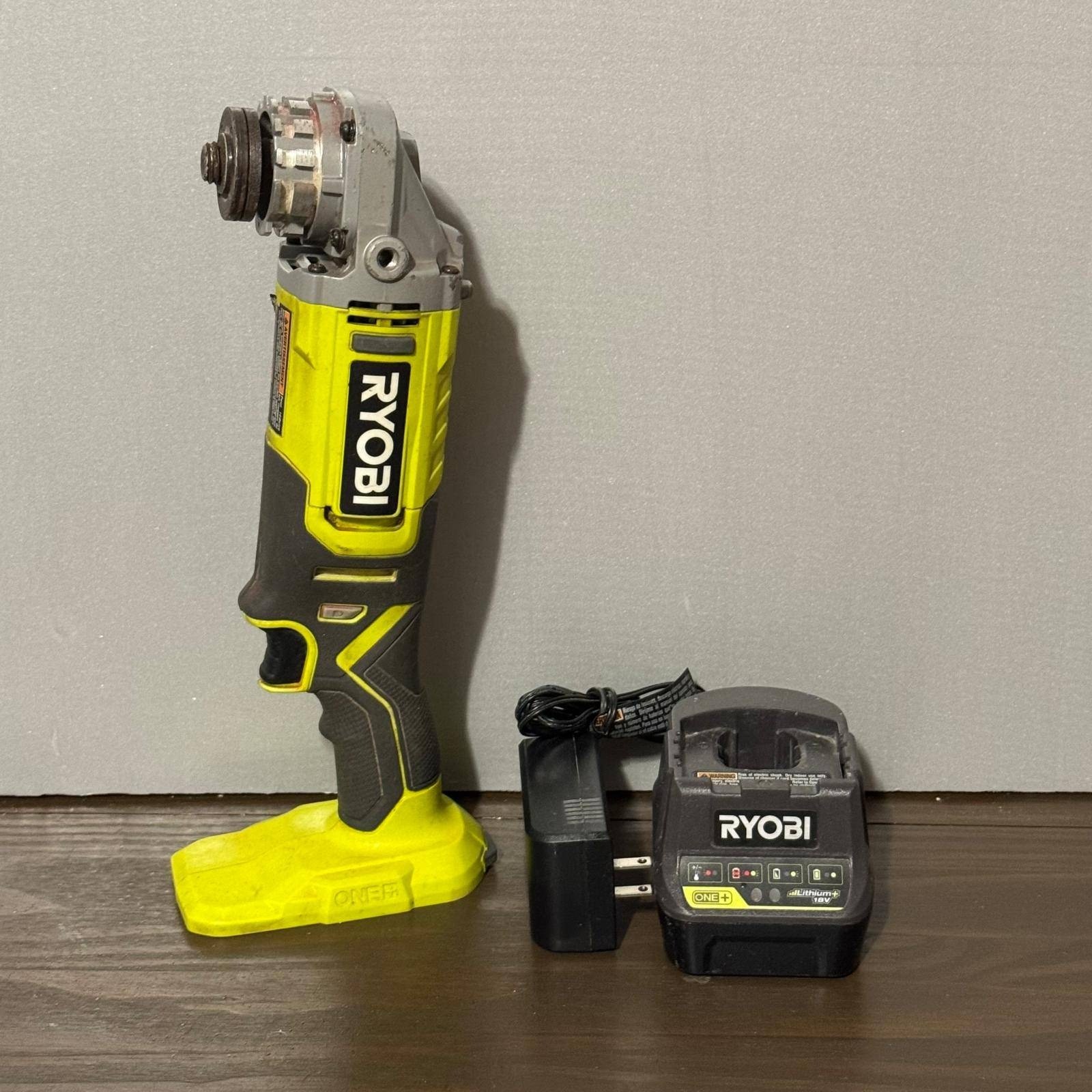 Ryobi PCL445 ONE+ 18V Cordless 4-1/2" Angle Grinder w/ P118B Charger Tested OEM
