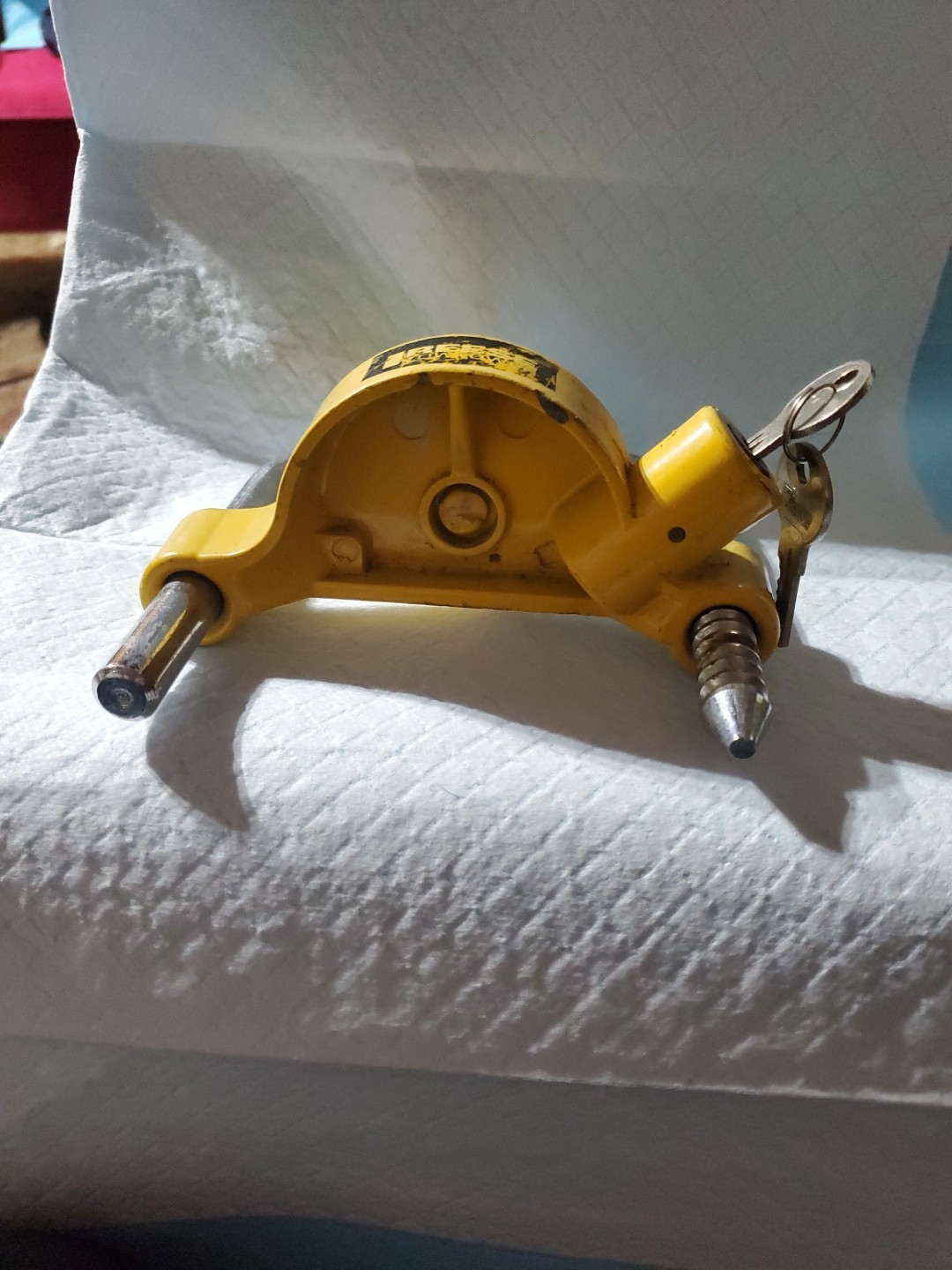 Reese Towpower Universal Tow Hitch Coupler Lock With 2 Keys - Yellow
