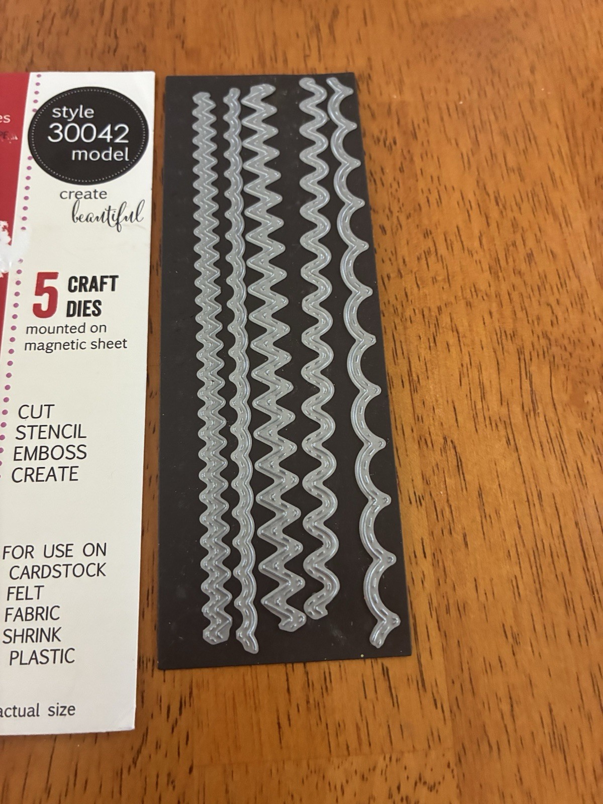 Memory Box-Stitched Country Borders Die Set- Item # 30042