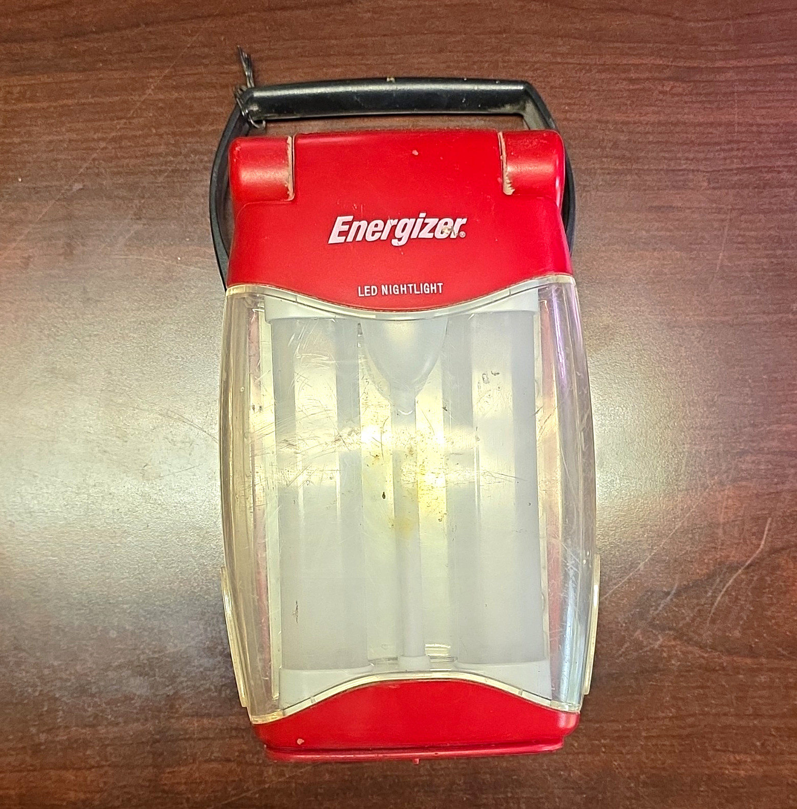 Energizer LED Night Light Battery Powered Cordless Portable, Red