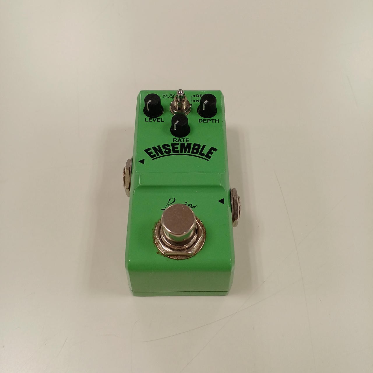 Rowin Rate Ensemble Guitar Pedal Body Only Warm Jazz Chorus Sound