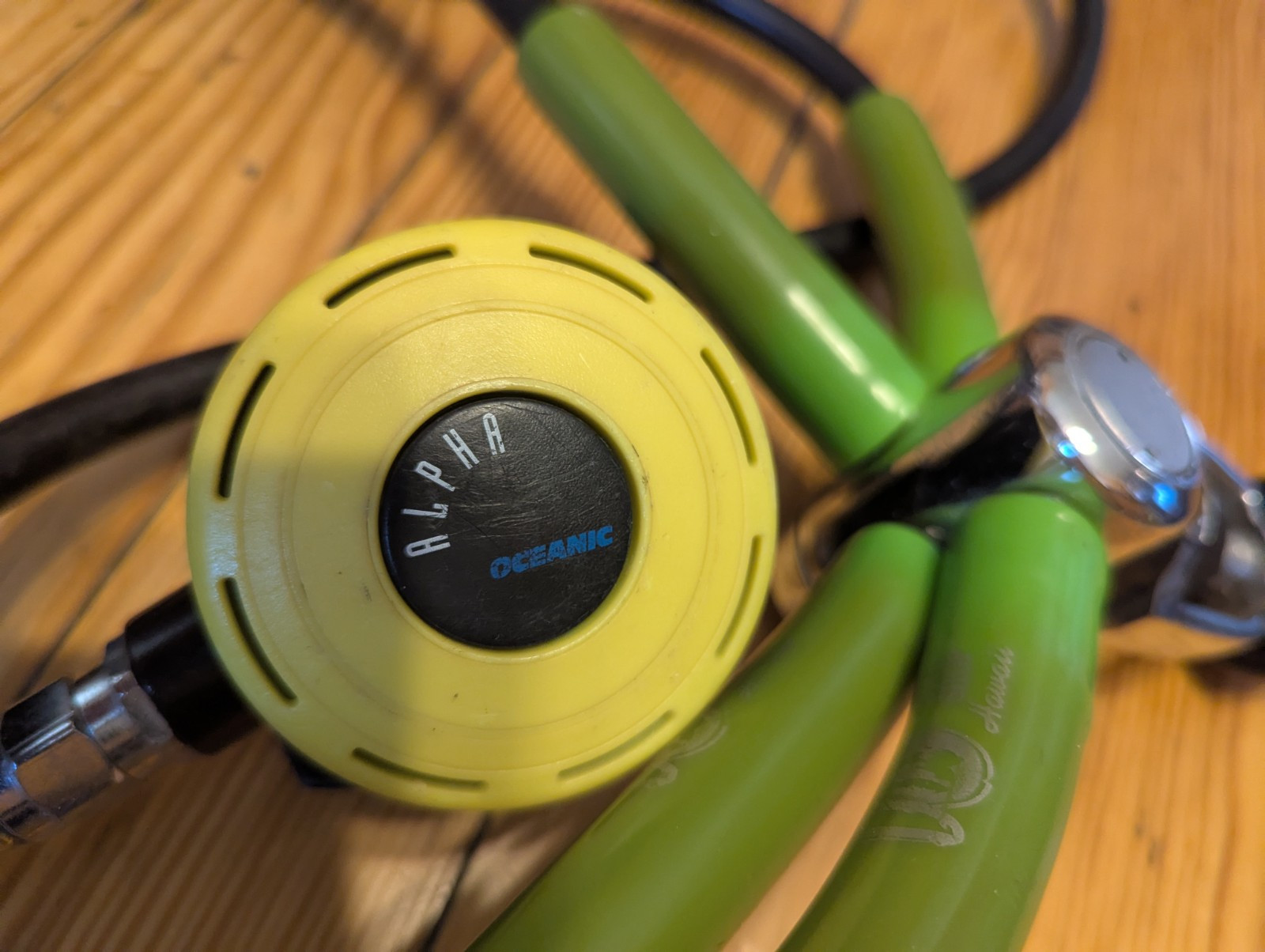 Oceanic alpha U.S. Divers Alpha, Delta regulator With Compass