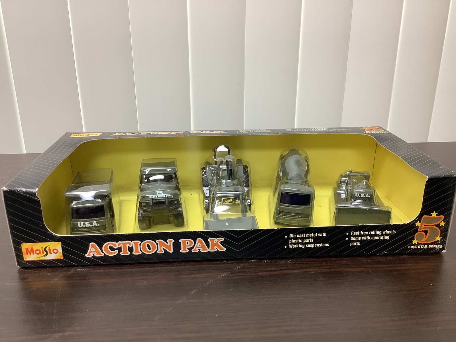 NIB MAISTO 1998 - 5 STAR SERIES ACTION PAK  Military Engineers 5 car set Diecast