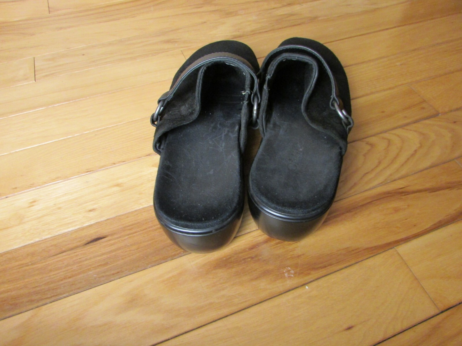 Vionic Brown Suede Leather Clogs Slip On Shoes Silver Side Ring Size 8.5 (39)