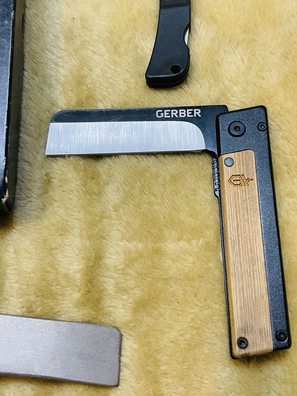 Vintage Gerber Sportsman’s Steel W/ Sheath Handle Box & Gerber 300 Quadrant Lot