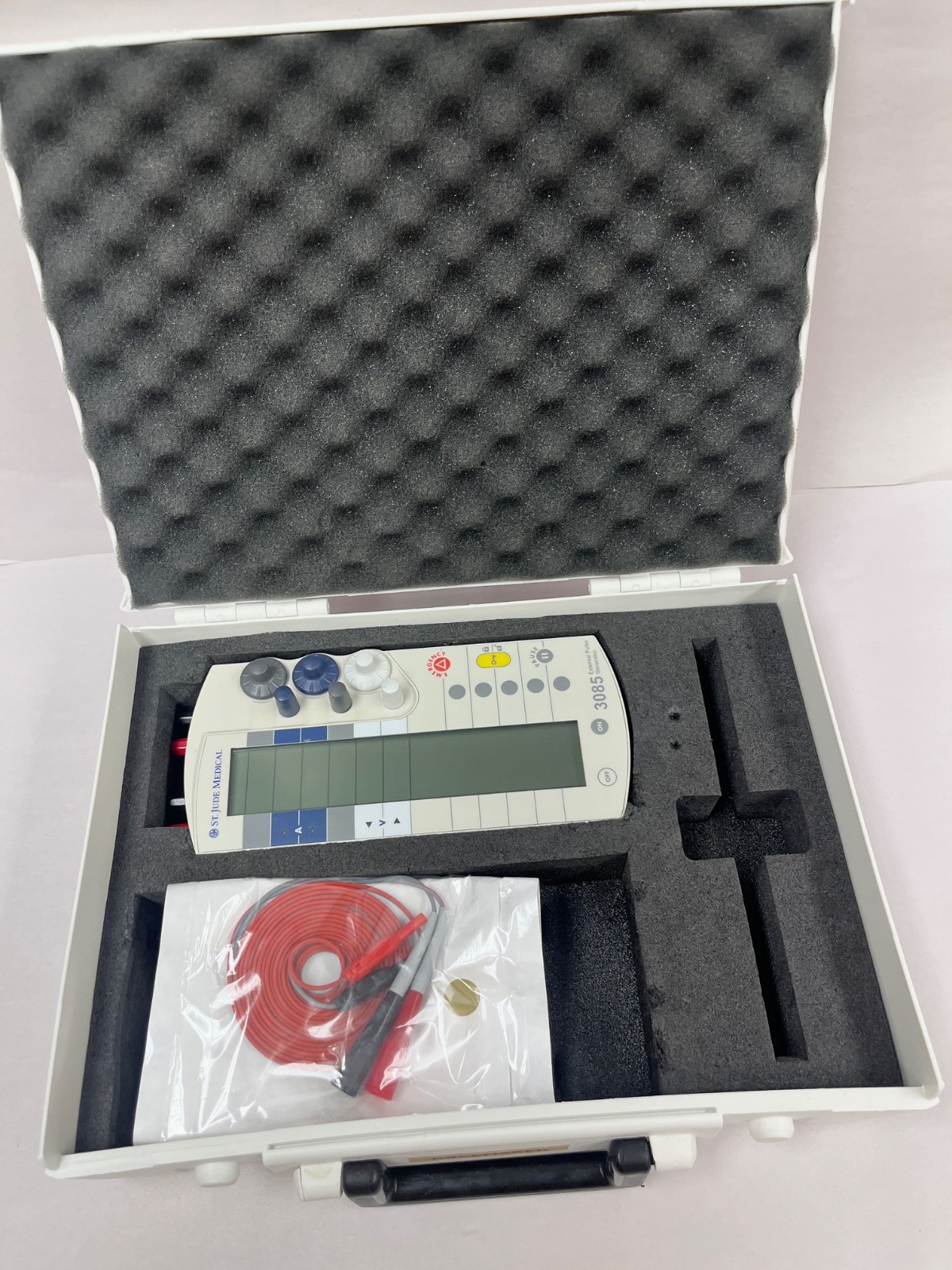 USE - 3085 External Pulse Generator - St Jude