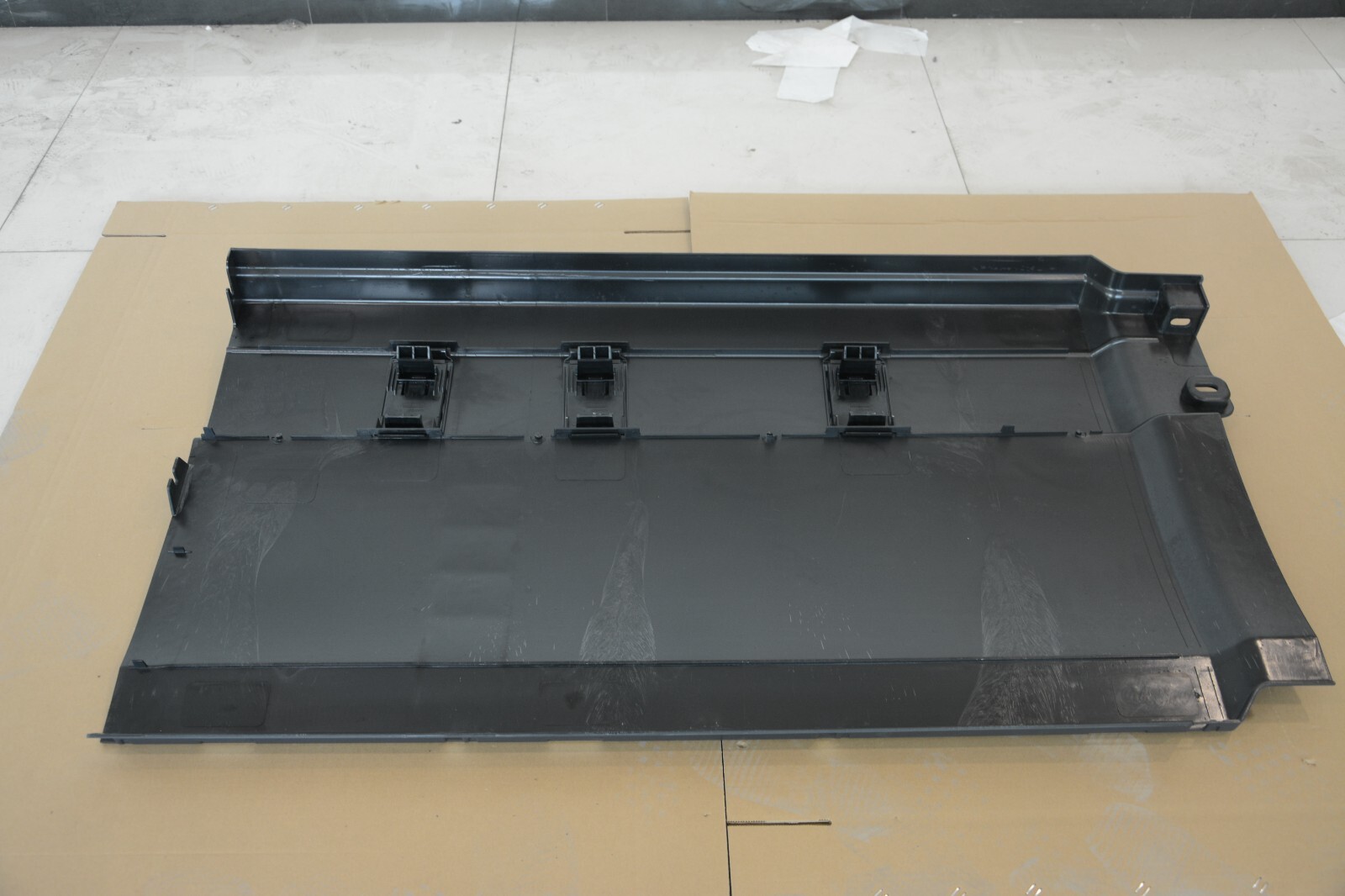 Volvo VNL Center Fairing Panel Left Driver Side 2004-2017