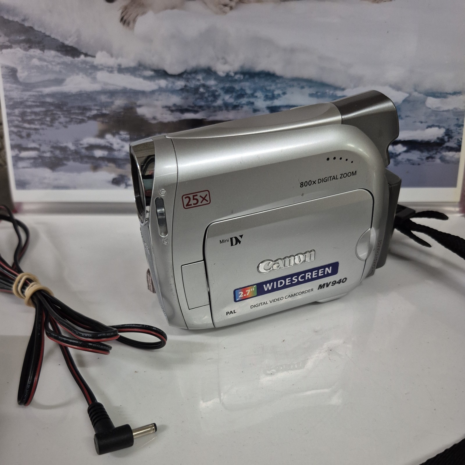 Canon MV940 Handheld Mini DV Camcorder LCD Screen, 800x Digital Zoom vintage
