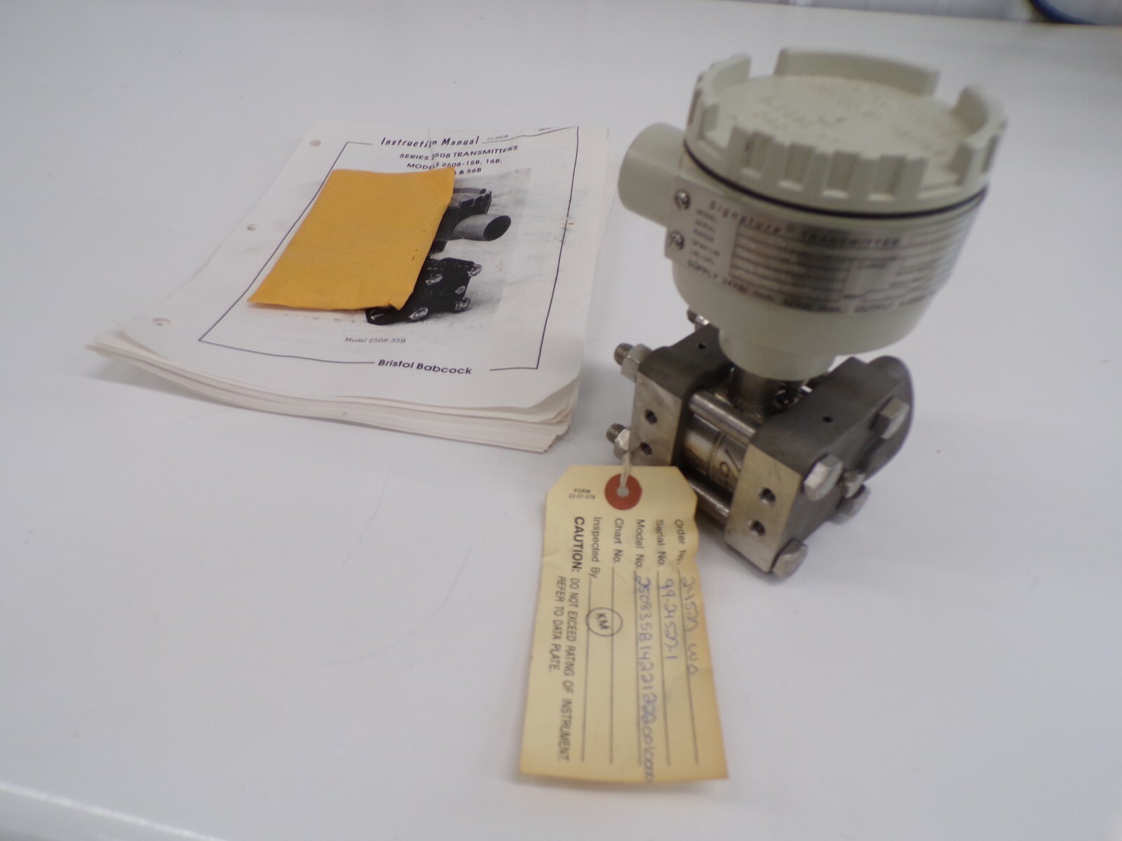 BRISTOL BABCOCK SIGNATURE TRANSMITTER 250835B-142-21-220-010-000 Brand New c15