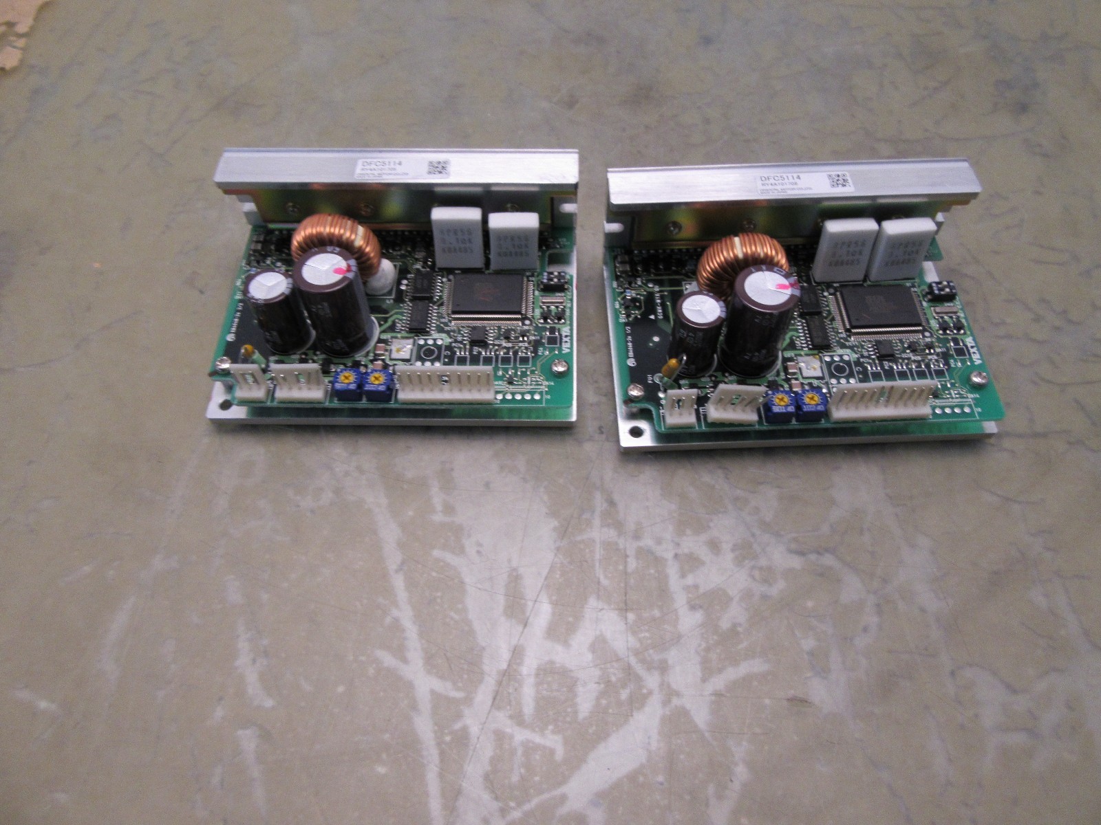 lot of 2x oriental motor vexta dfc5114 stepper motor drivers [3*H-2.25]
