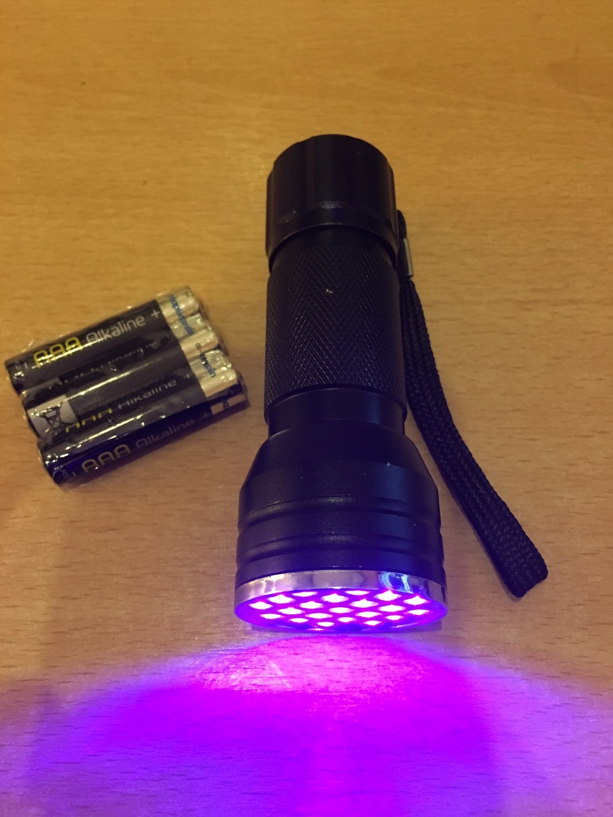 21 Led  Quality Uv Torch For Curing Fly Tying Glue And Loca Glue FREE BATTERIES