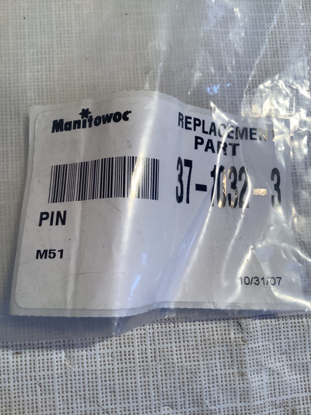 Manitowoc Pin, 37-1032-3, new