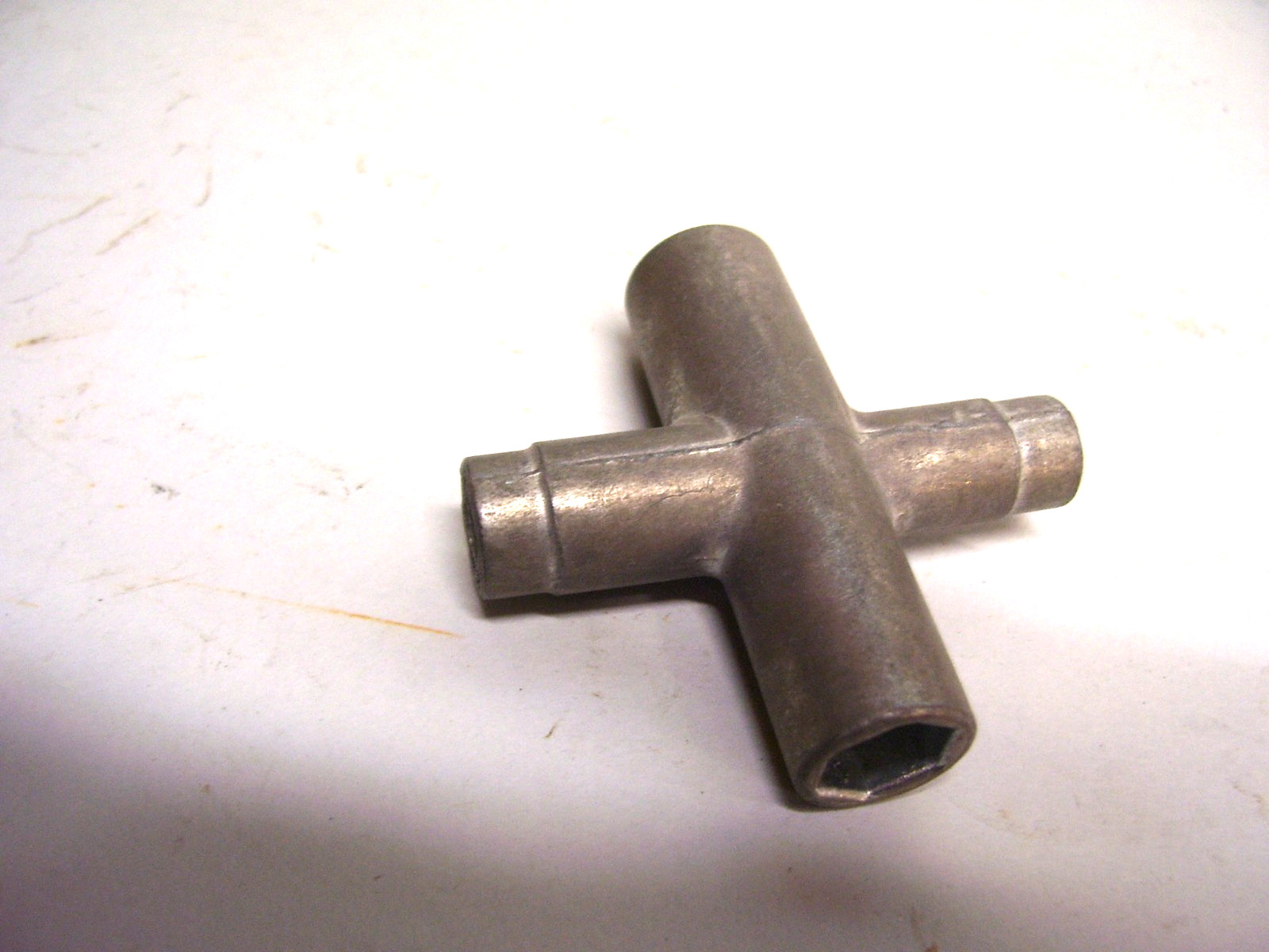 VINTAGE AUSTIN CRAFT  4 WAY SOCKET WRENCH (DOG BONE) FOR MODEL RC AIRPLANES