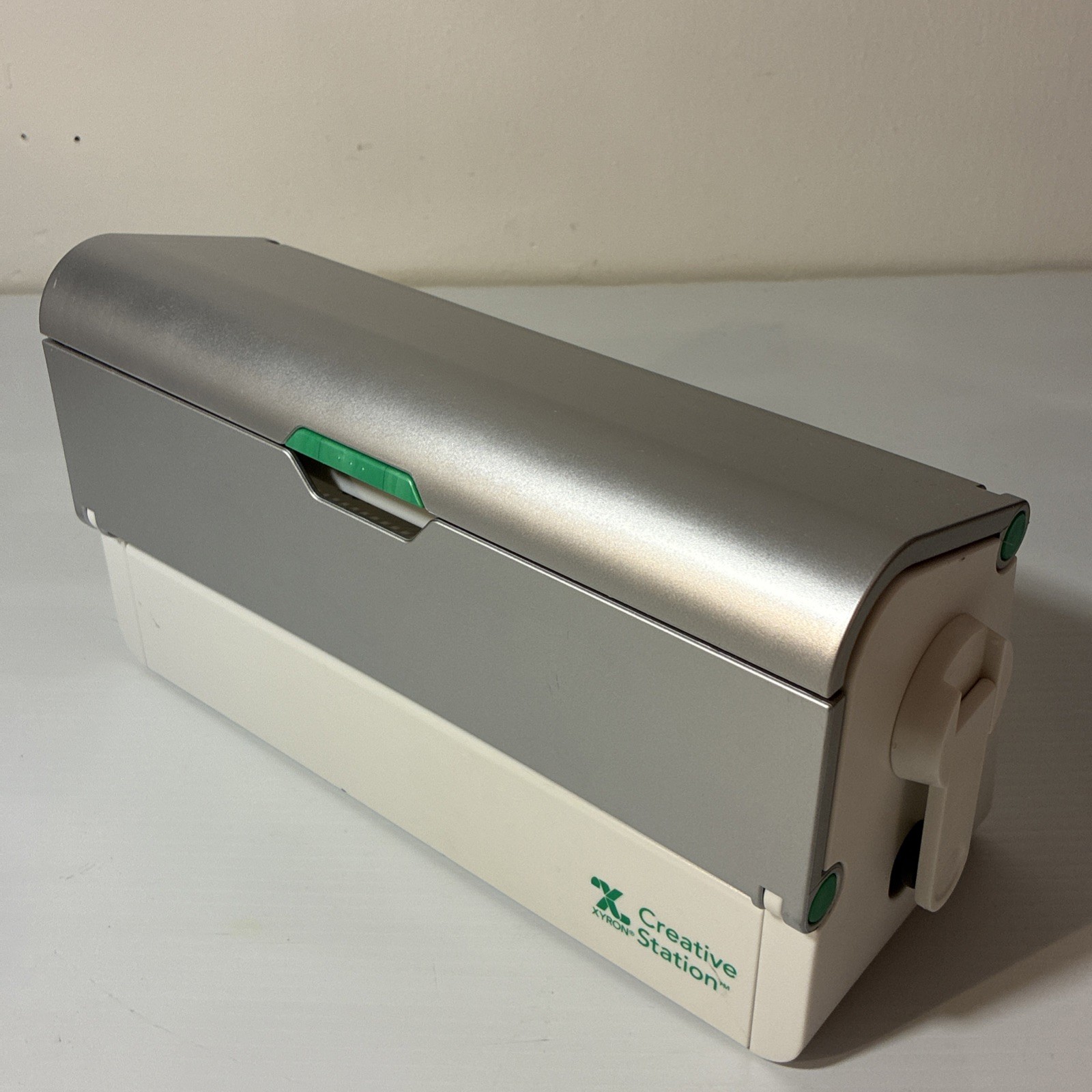 XYRON Creative Station Adjustable 9" Laminator 624632 with Cartridge inside