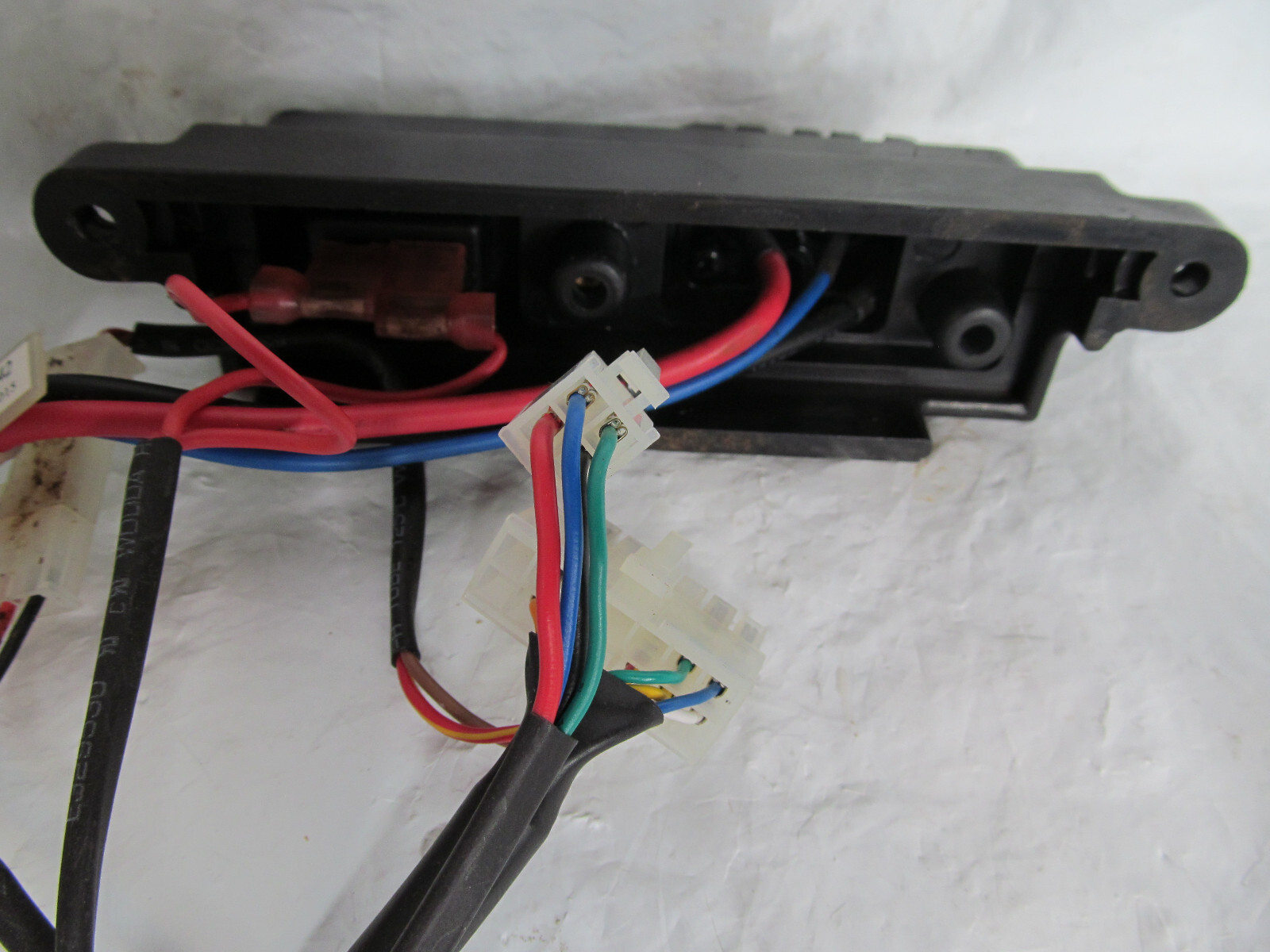 Go-Go Elite Traveller  Battery Box Plug Connection DWR9983H039