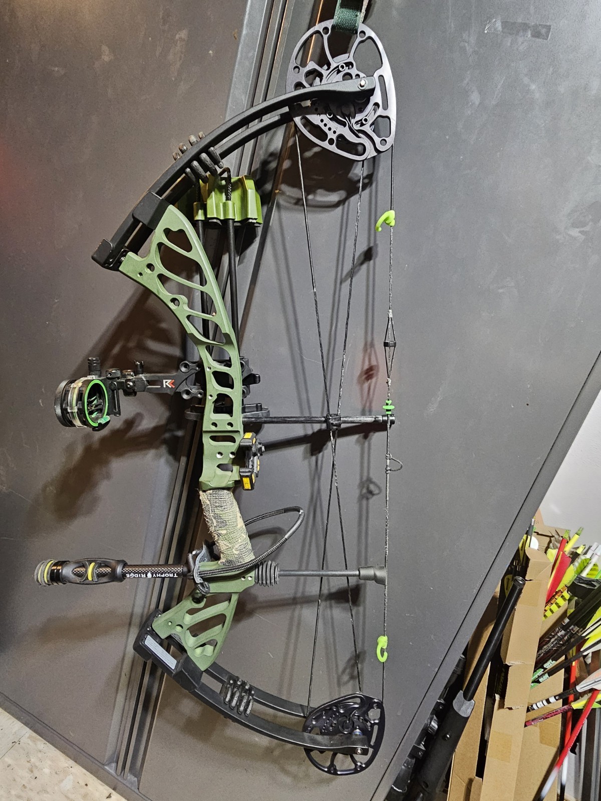 Darton Cyclone RIGHT HAND Green 45-60 lbs. Adjustable Draw Length Dual Cam