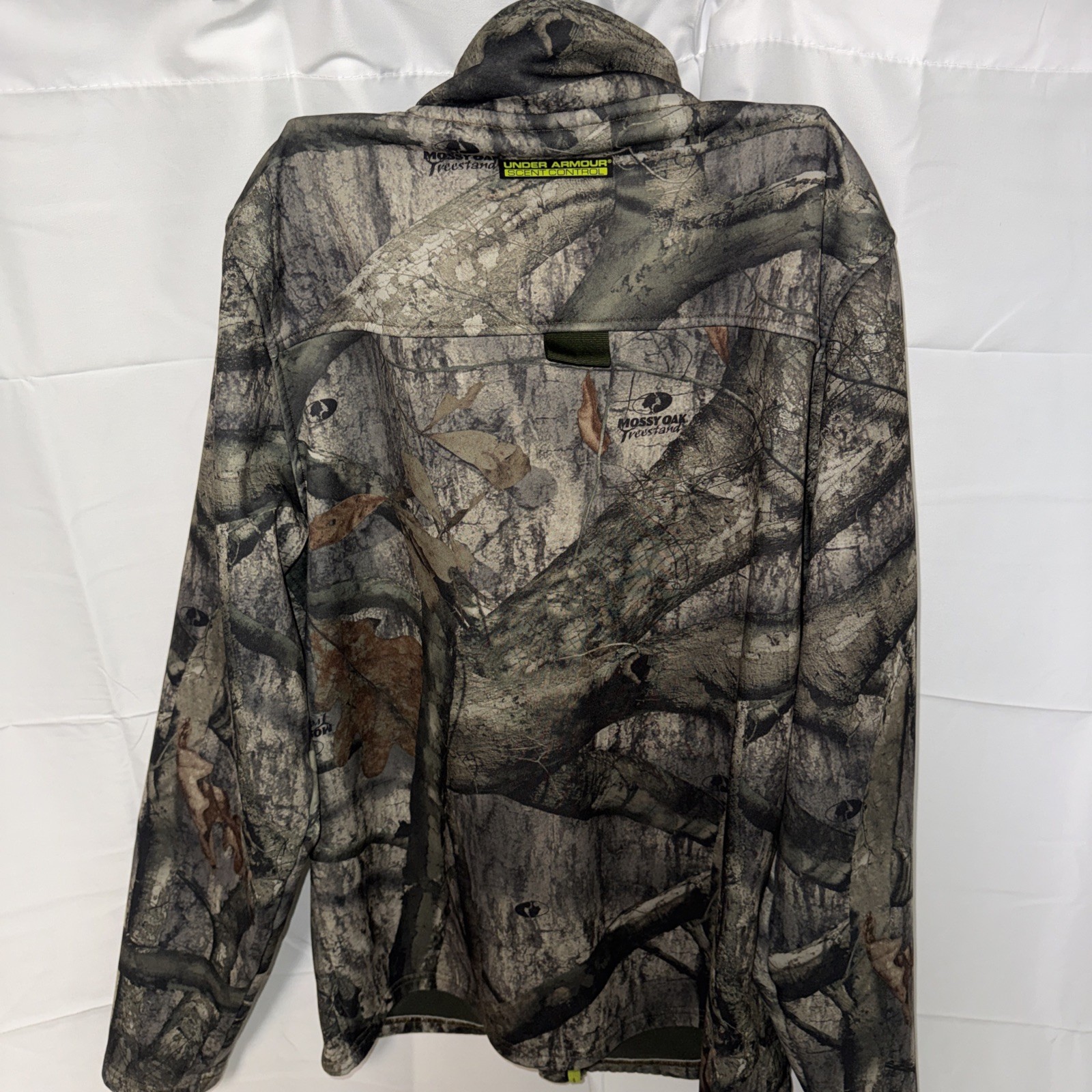 Men’s Medium Under Armour Scent Control Treestand Pattern Zip Up Fleece Jacket