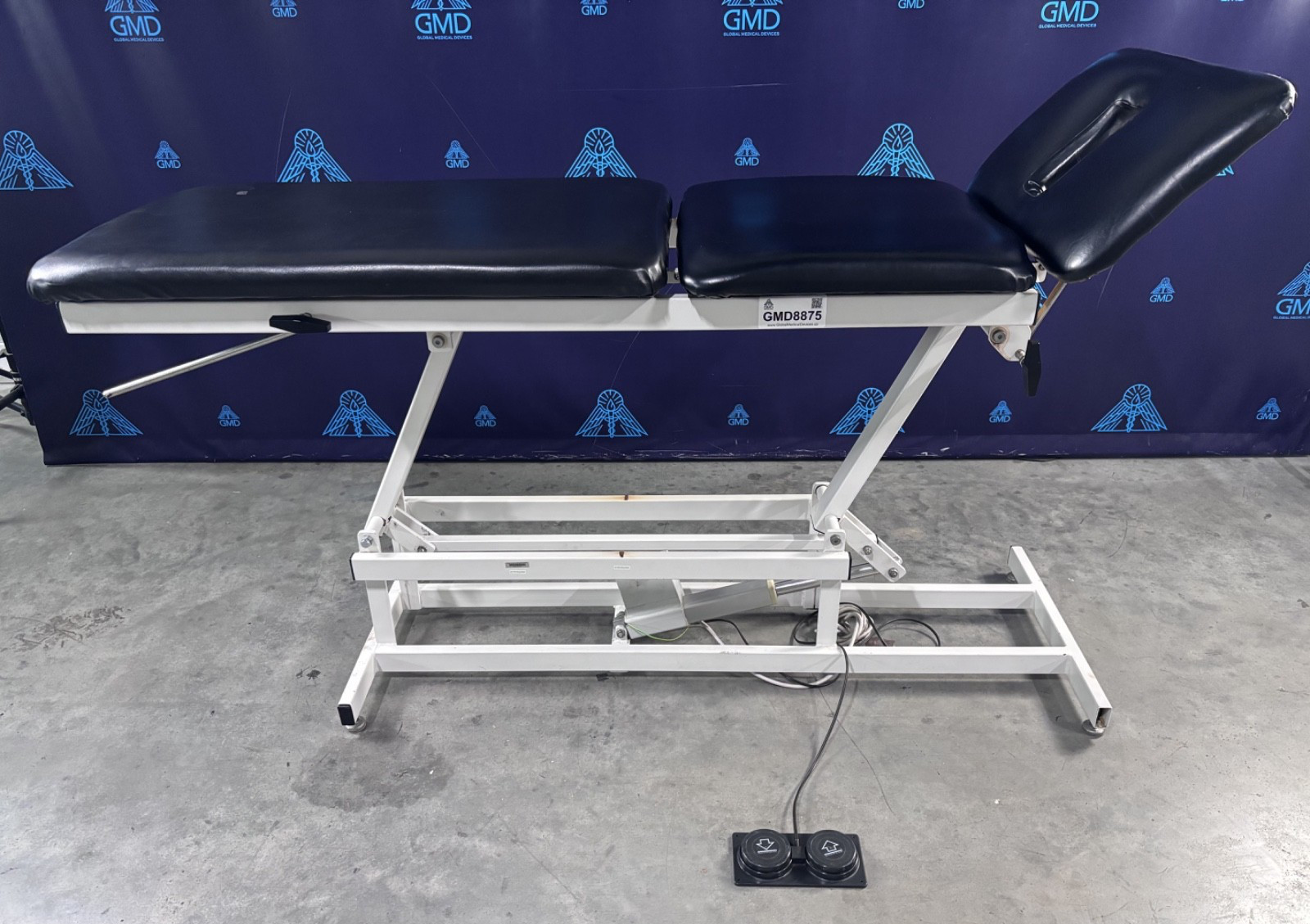 AM353 Three-Section Treatment Table