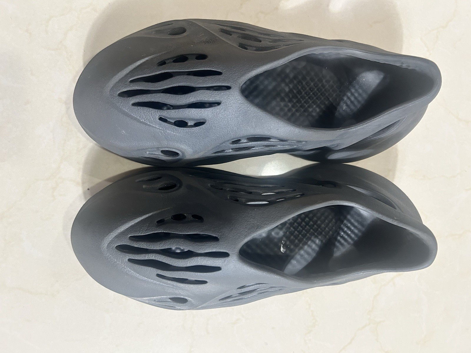 adidas Yeezy Foam Runner Black Slip-On Breathable Cut-Out Men's Sandals Size 7