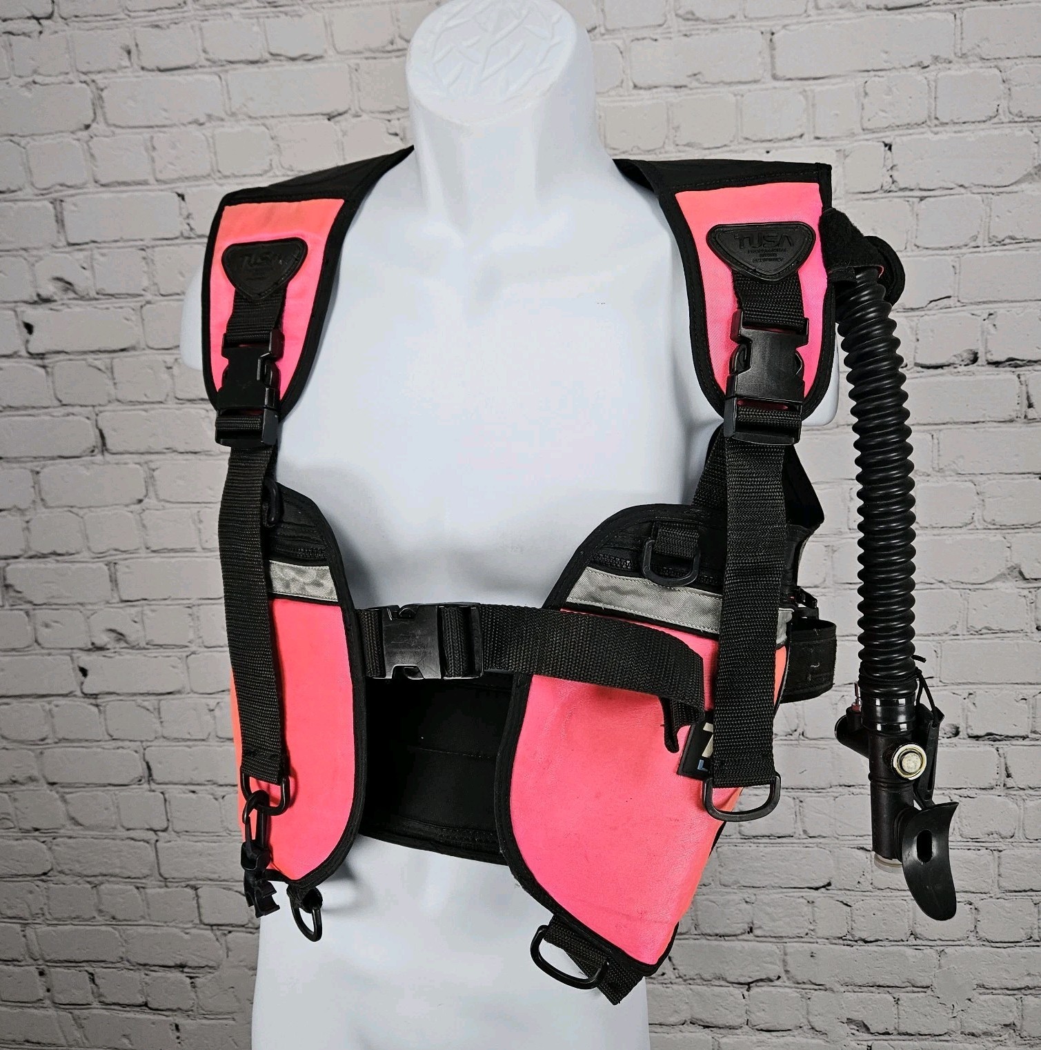 TUSA Liberator Pink Professional Diving Equipment Scuba Tank Vest USA XS