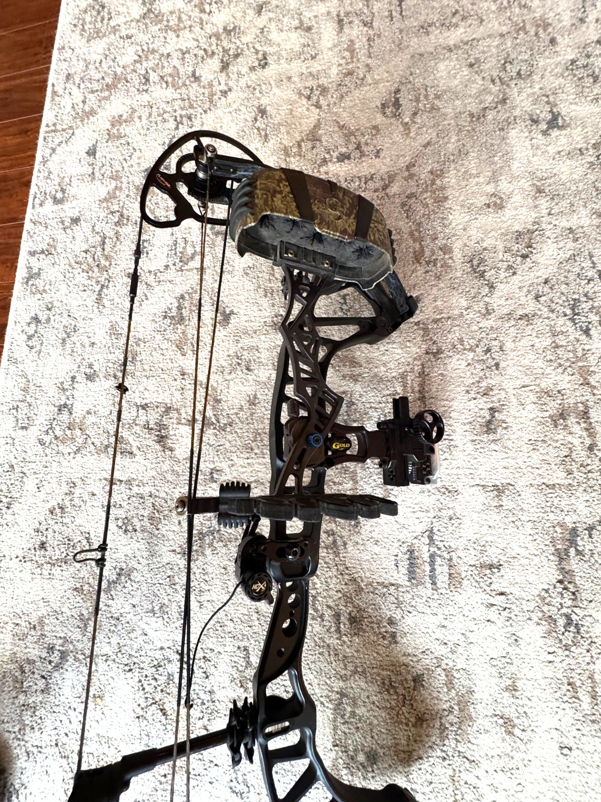 Bowtech RPM 360 RH Compound Bow w/Sliding Black Gold sight and QAD rest!