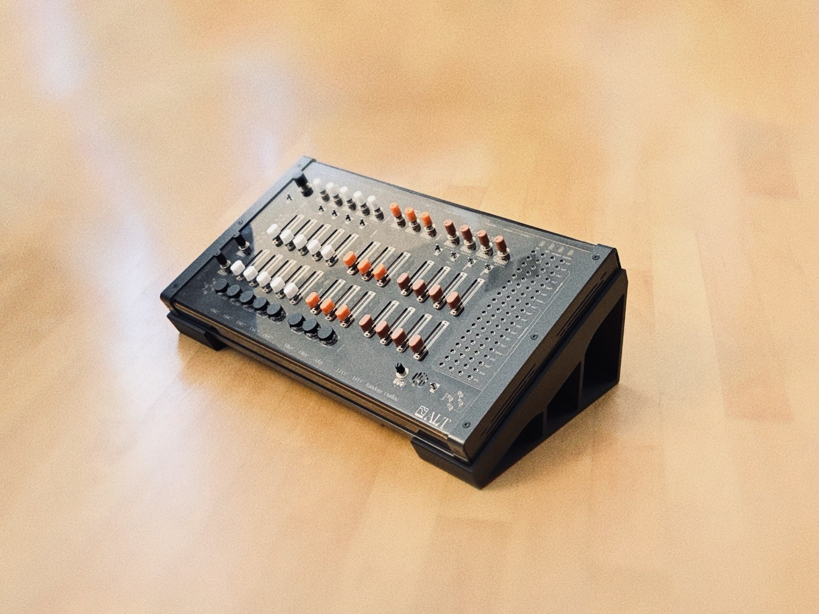 Cyma Forma ALT Synthesizer Stand | Designed by PINE