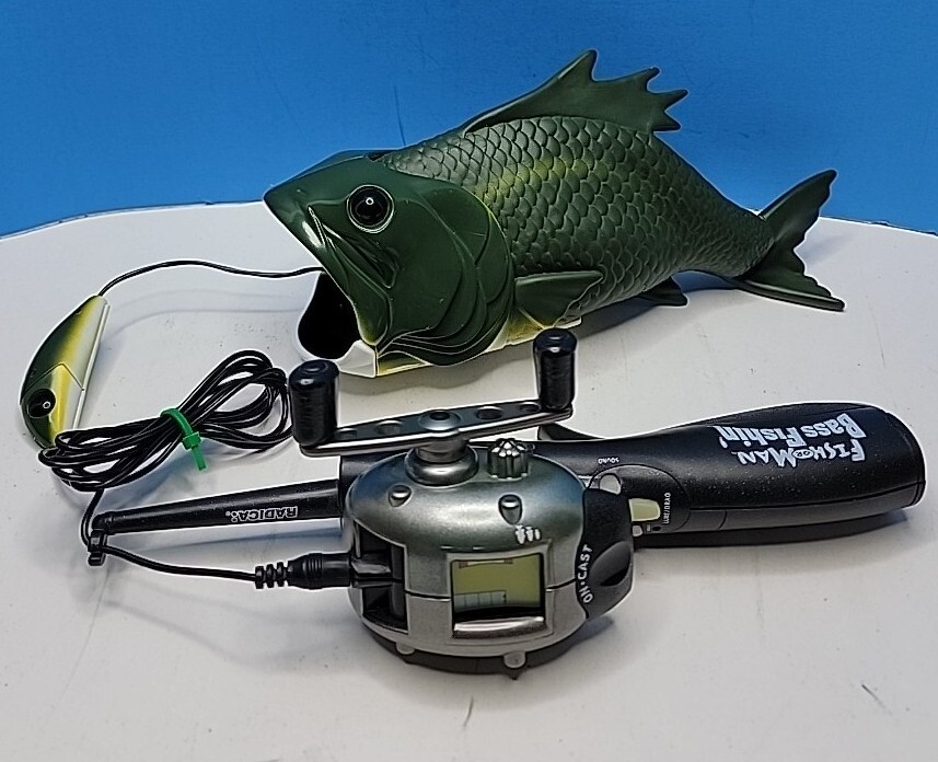 1998 Radica Fish Or Man Bass Fishing - Head 2 Head Handheld Game.