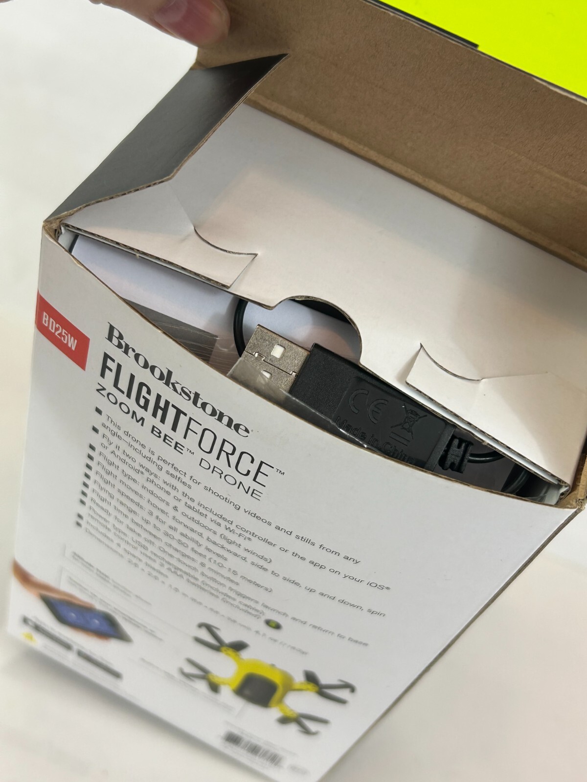 Brookstone BD25W Black Yellow Flight Force Zoom Bee Drone Remote Control