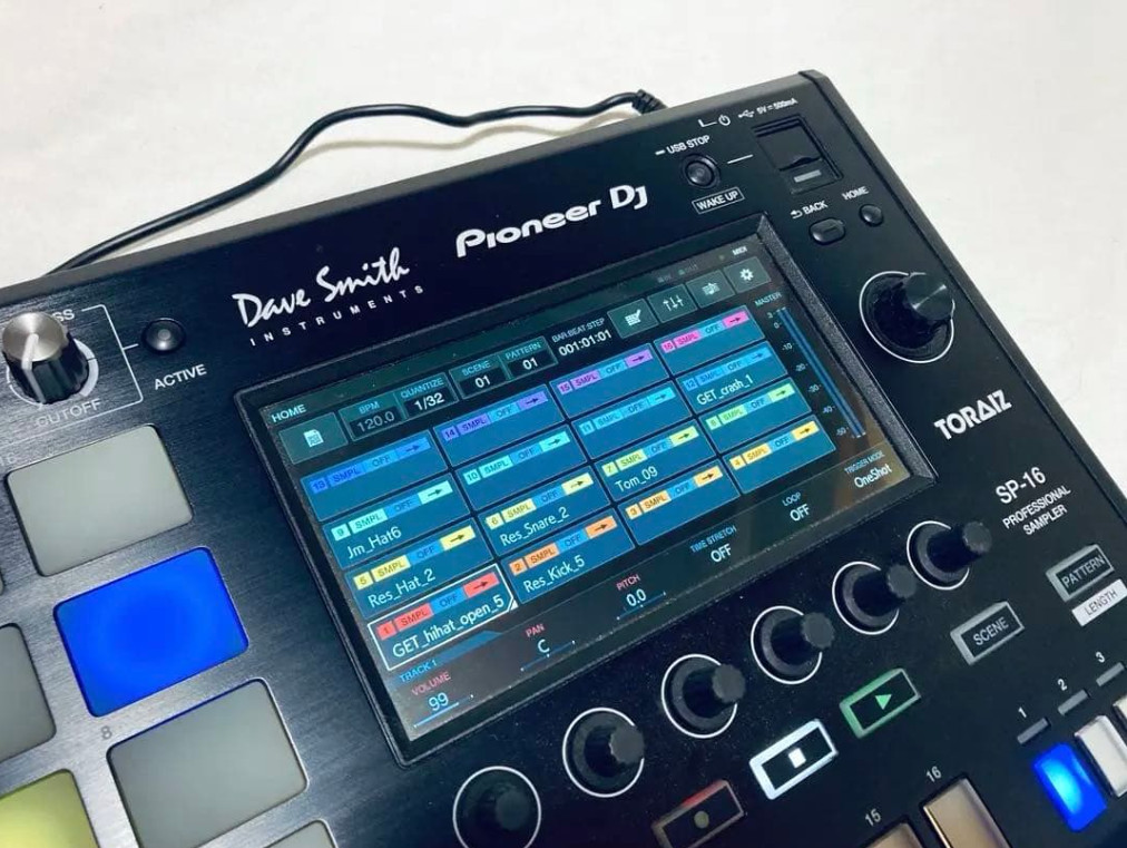 Pioneer TORAIZ SP-16 Pro DJ Sampler MIDI Sequencer Drum Machine SP16 Tested