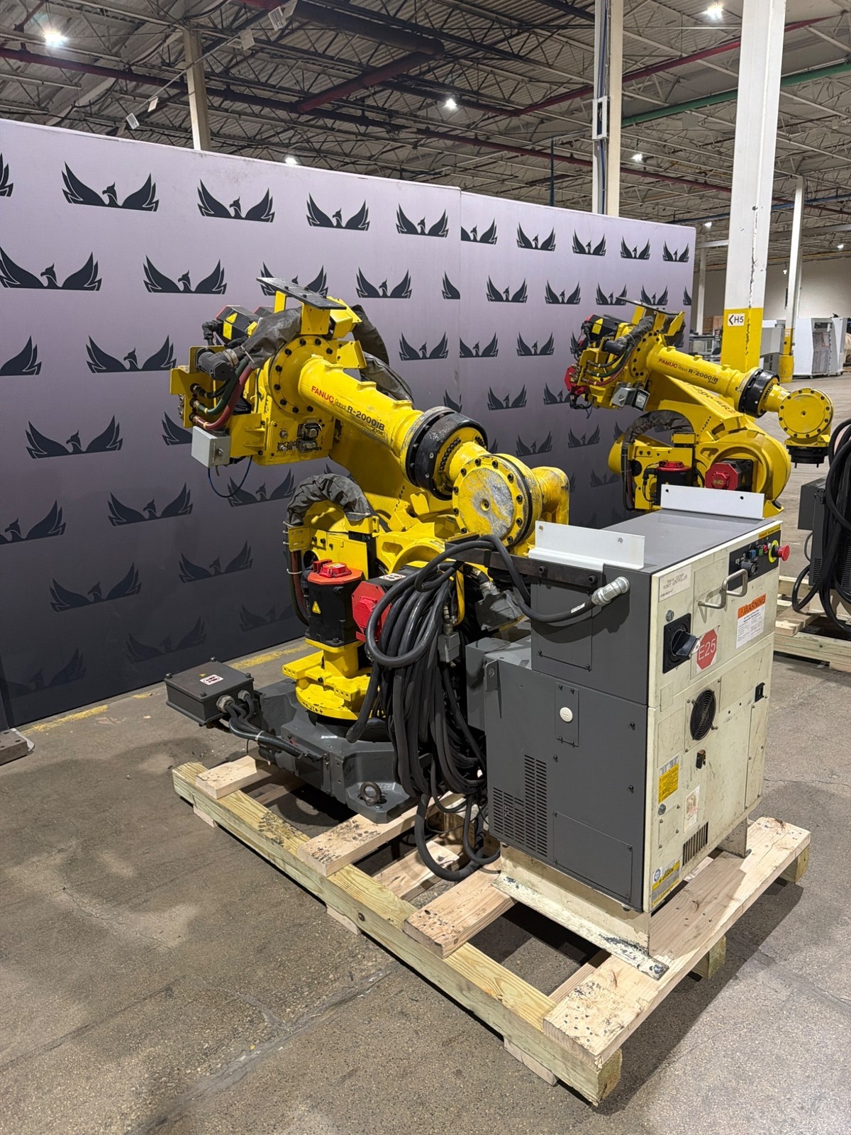 FANUC R‑2000iB/210F Complete w/ R‑30iB Controller USED