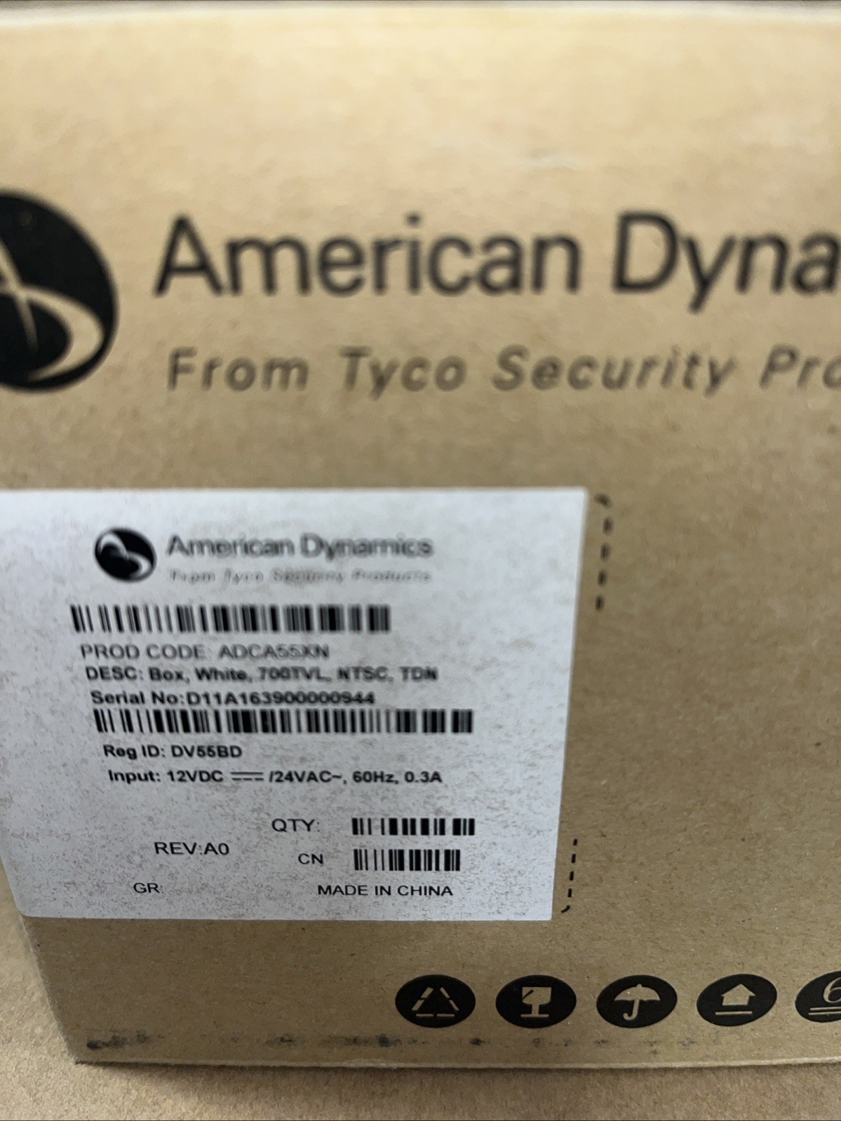 American Dynamics ADCA55XN Discover 550 Series 700 TVL Box Camera NTSC