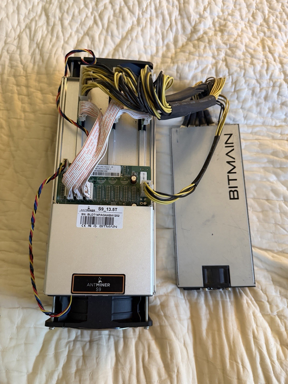 Bitmain Antminer S9 (13.5Th) Miner BTC