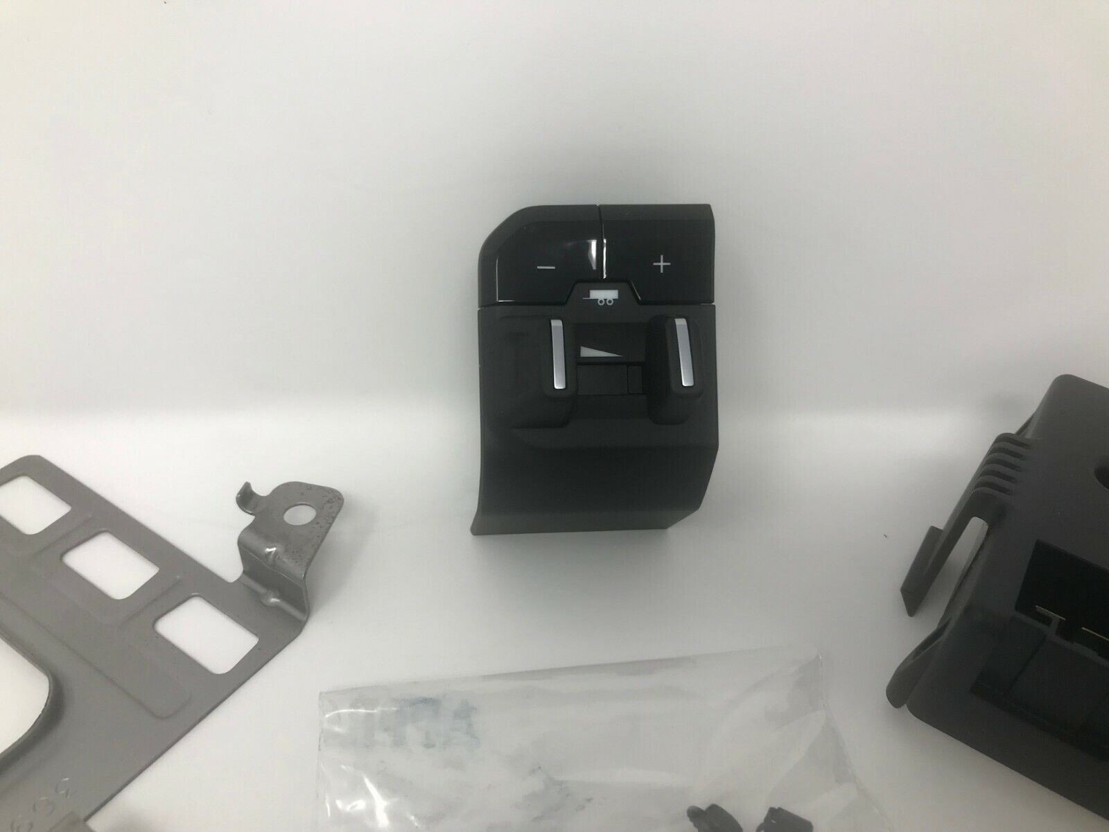 2019-2024 Ram 2500 3500 Integrated Trailer Brake Controller Mopar OEM New