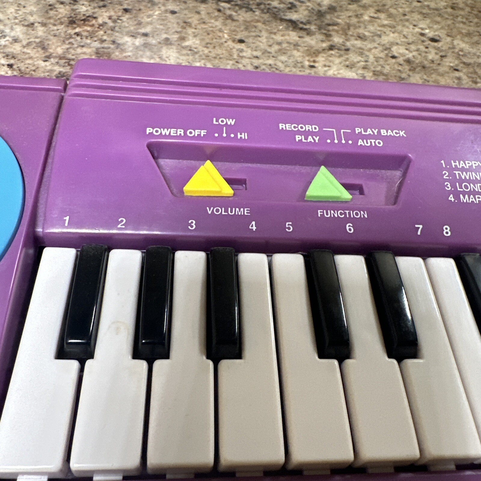 VINTAGE 1993 LA ROCK ELECTRONIC KEYBOARD NO. 57711 Plastic Euc
