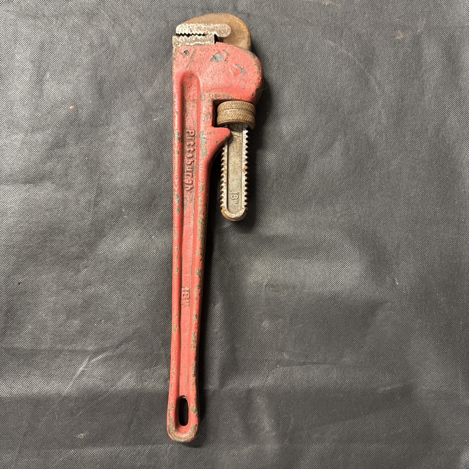 Pittsburgh 18" Pipe Wrench Red