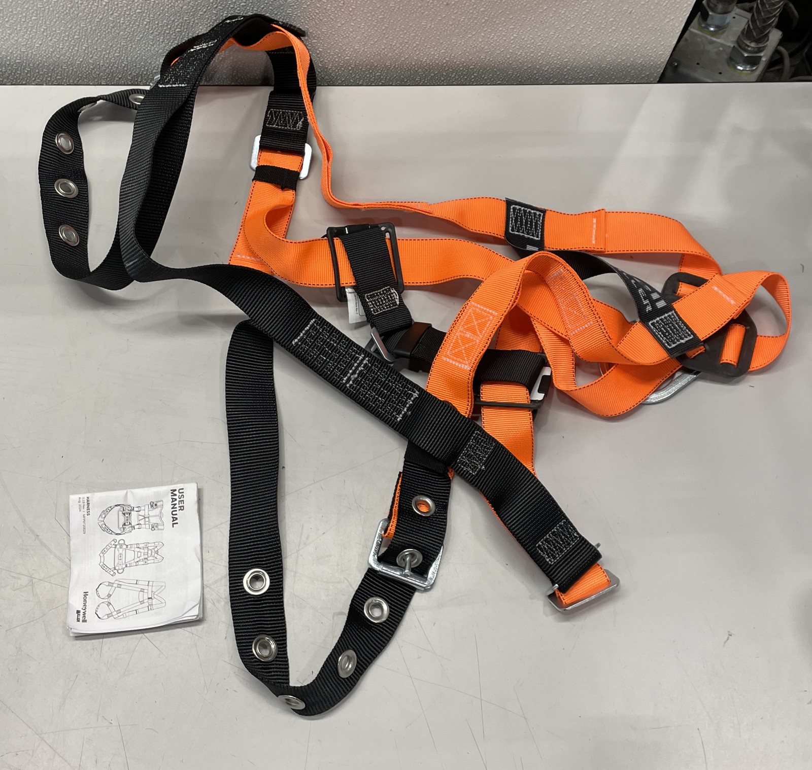 Honeywell Miller T4500/UAK Titan II Full Body Harness L/XL Orange (Lot Of 4)