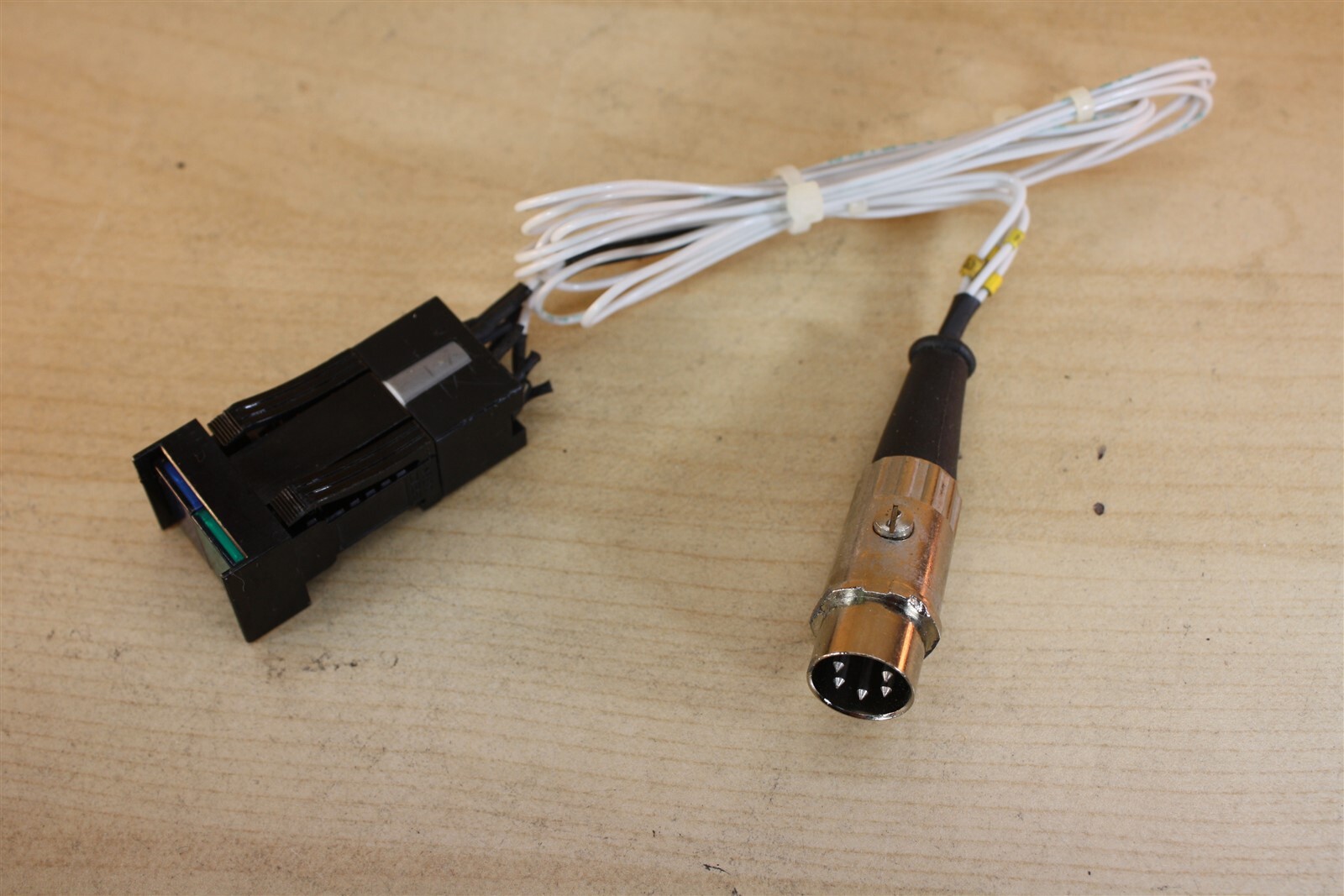 EAO Olten 41-461-036 Dual 'COM 2 / COM 3' Annunciator Push Switch