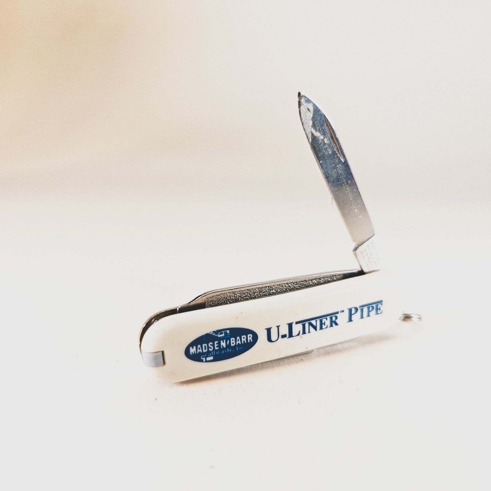 Victorinox Classic SD Swiss Army Knife 58mm White ULINER PIPE MADSEN BARR Logo