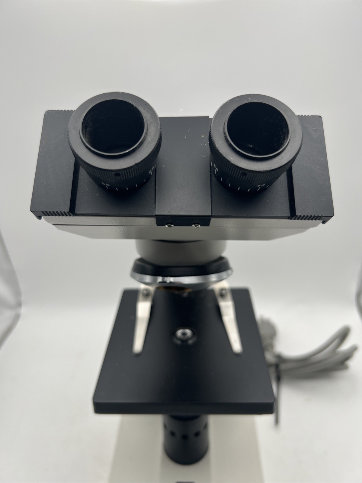 AmScope B100? Series Biological Binocular Compound Microscope